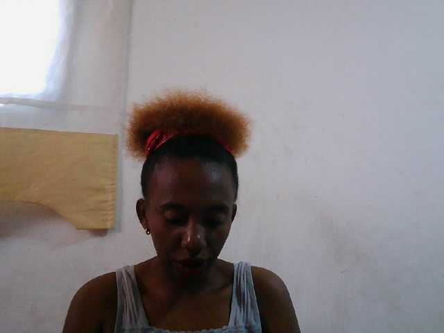 Sinah live cam on BongaCams