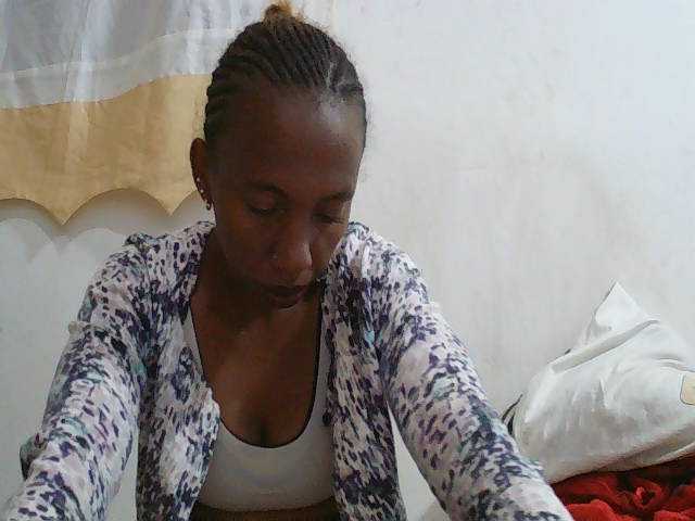 Sinah live cam on BongaCams
