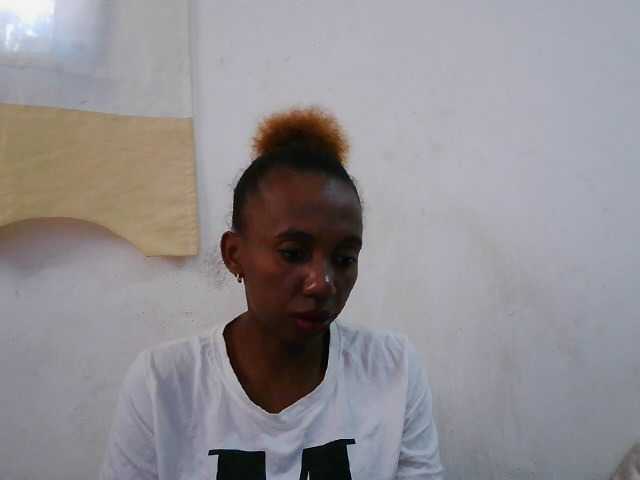 Sinah live cam on BongaCams