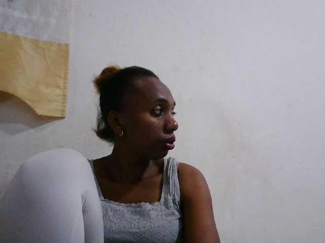 Sinah live cam on BongaCams