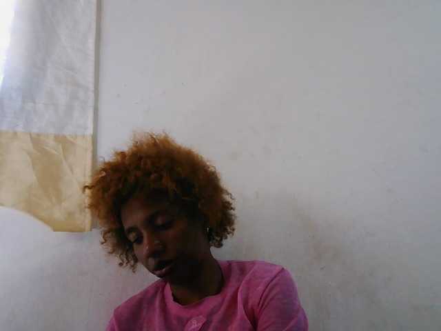Sinah live cam on BongaCams