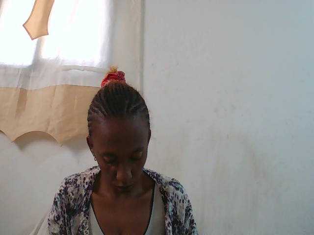 Sinah live cam on BongaCams