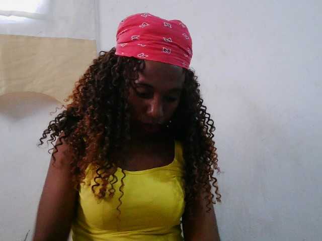 Sinah live cam on BongaCams