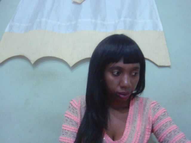 Sinah live cam on BongaCams