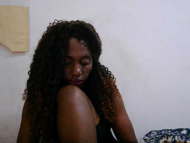 Sinah live cam on BongaCams