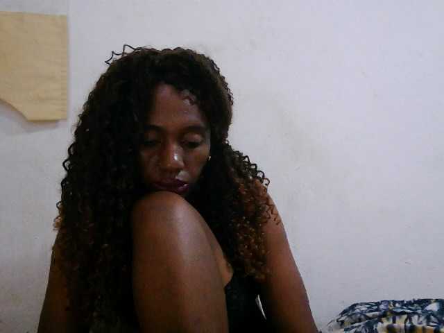 Sinah live cam on BongaCams