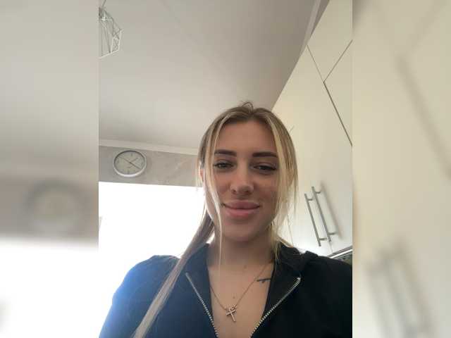 Alina-13-1 live cam on BongaCams