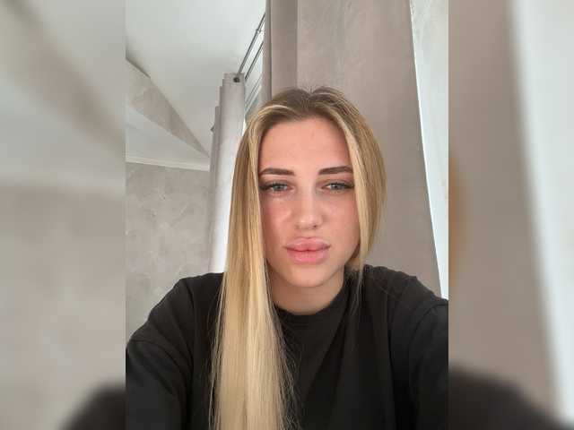 Alina-13-1 live cam on BongaCams