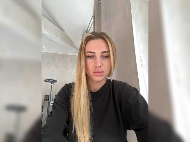 Alina-13-1 live cam on BongaCams