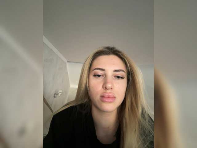 Alina-13-1 live cam on BongaCams