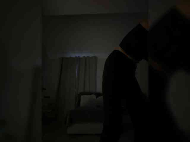Alina-13-1 webcam