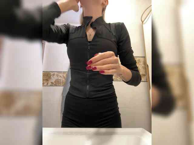 Alina-13-1 webcam