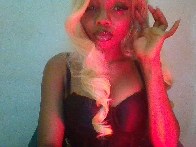 Honeyxcunt live cam on BongaCams