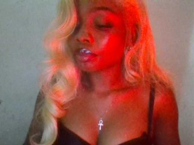 Honeyxcunt live cam on BongaCams