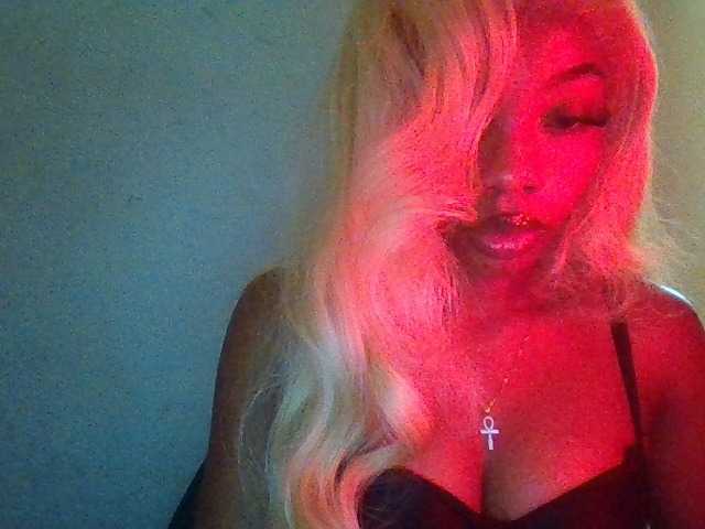Honeyxcunt live cam on BongaCams