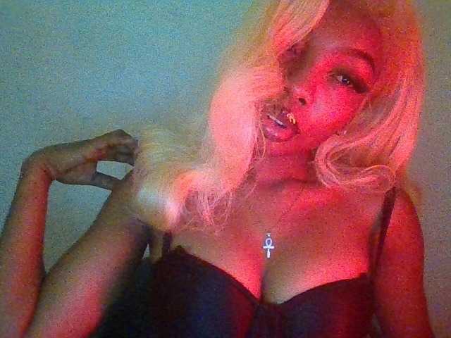 Honeyxcunt live cam on BongaCams