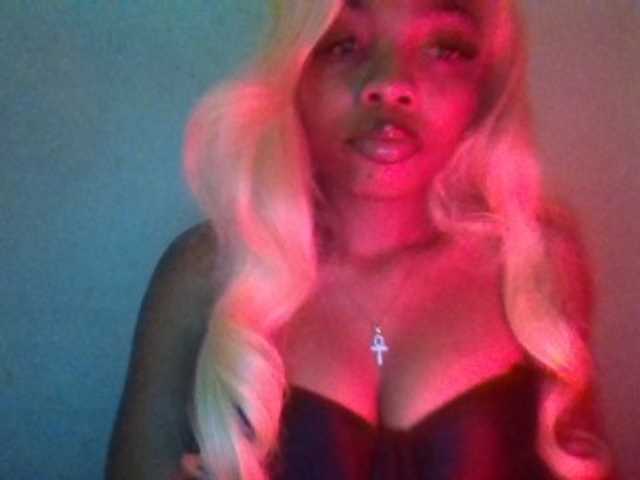Honeyxcunt live cam on BongaCams