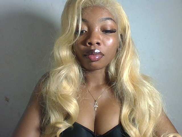 Honeyxcunt live cam on BongaCams