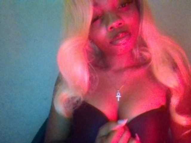 Honeyxcunt live cam on BongaCams
