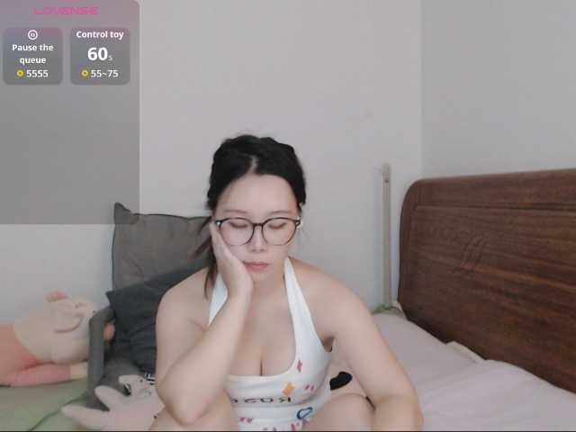 LingZi live cam on BongaCams