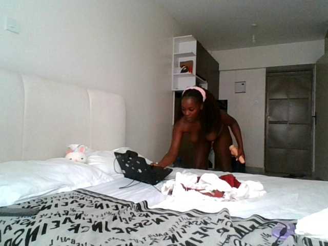 SexiEbonyx live cam on BongaCams