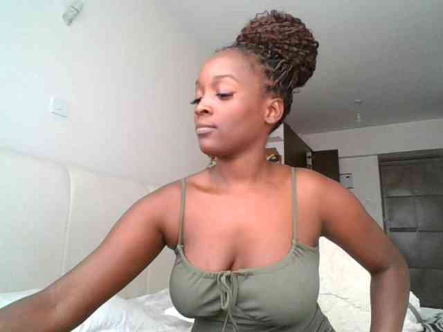 SexiEbonyx webcam