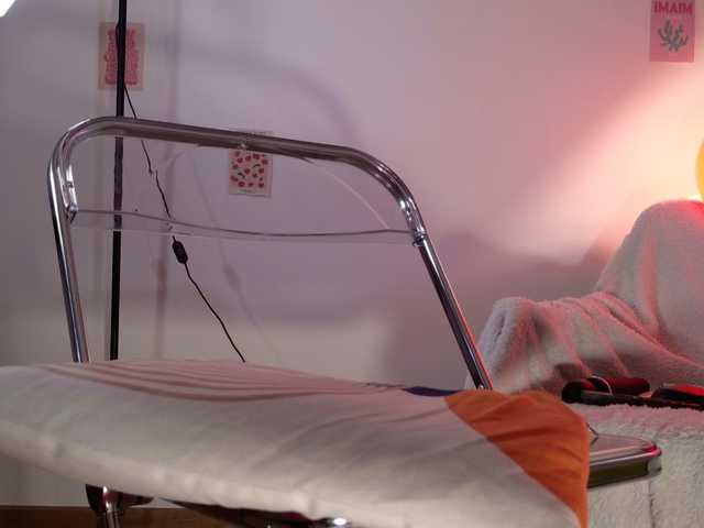 lofigirl, live now on BongaCams