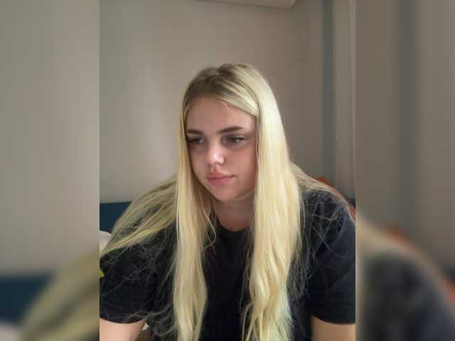 VXXETU live cam preview