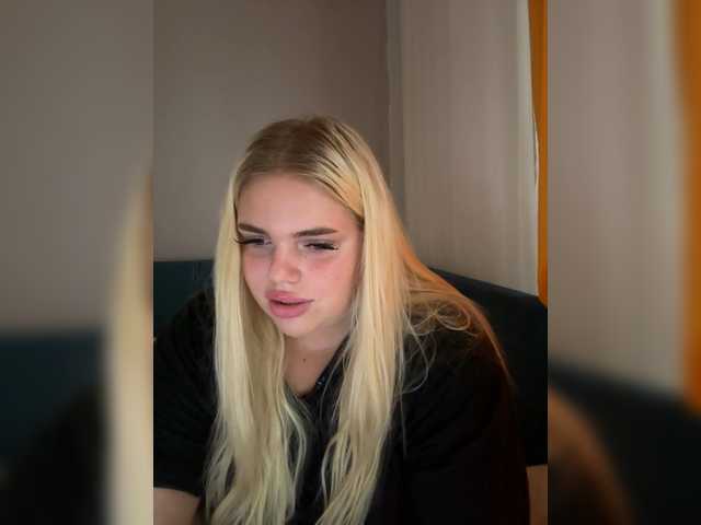 VXXETU live cam preview