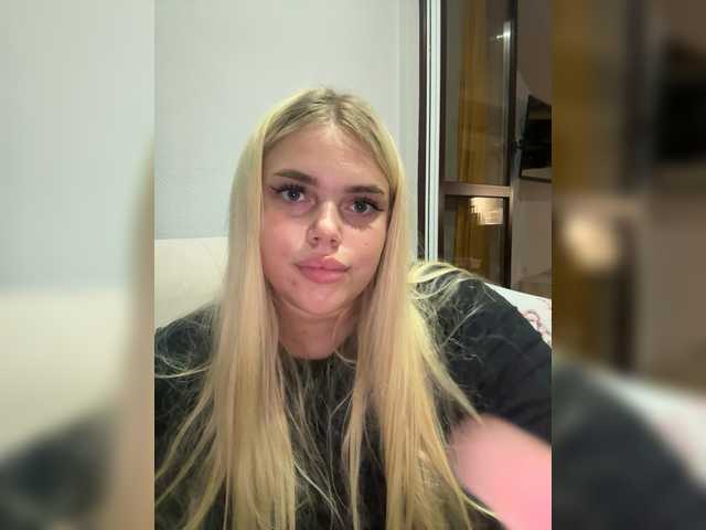 VXXETU live cam preview
