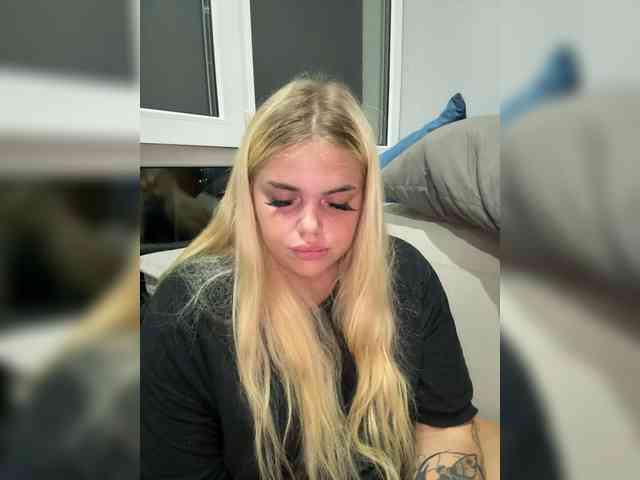 Vxxetu's cam show statistics and live stream