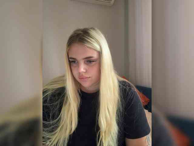 VXXETU's webcam live show
