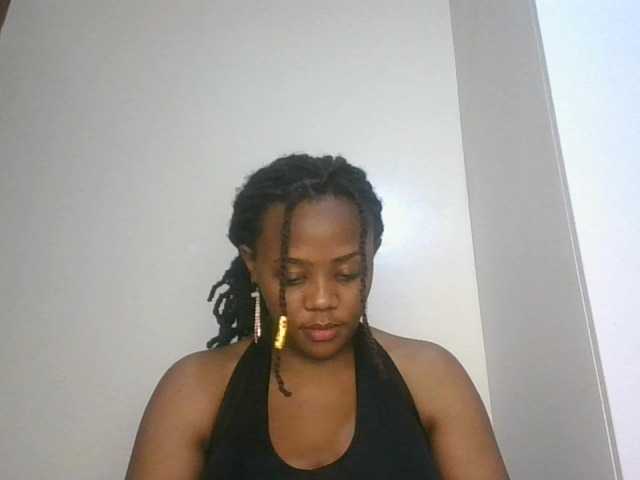 Prettychuque live cam