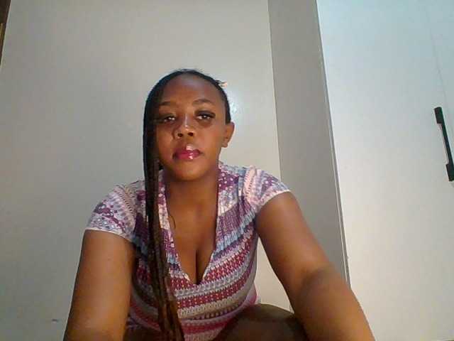 Prettychuque live cam on BongaCams