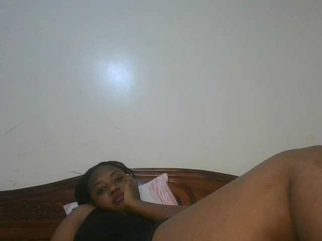 Prettychuque live cam