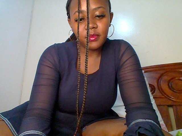 Prettychuque live cam on BongaCams