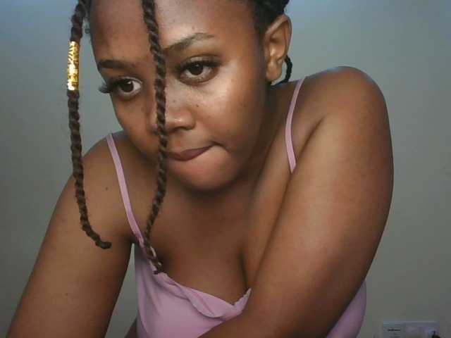 Prettychuque live cam preview