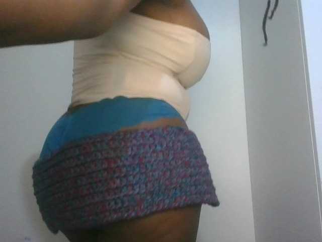 Prettychuque live cam on BongaCams