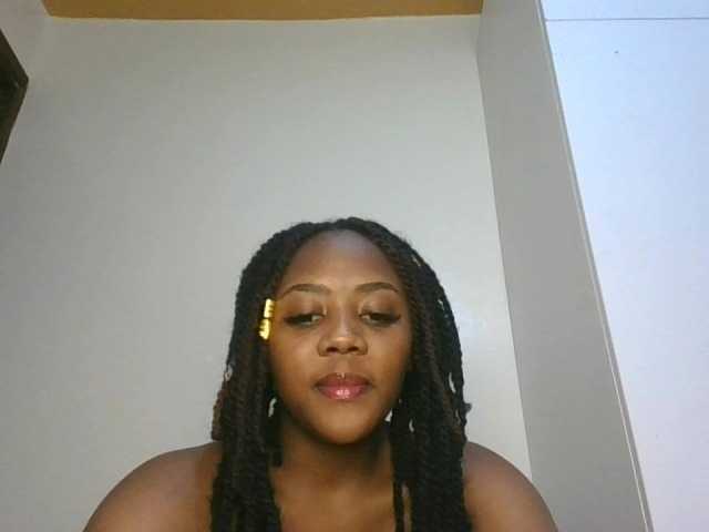 Prettychuque live cam preview