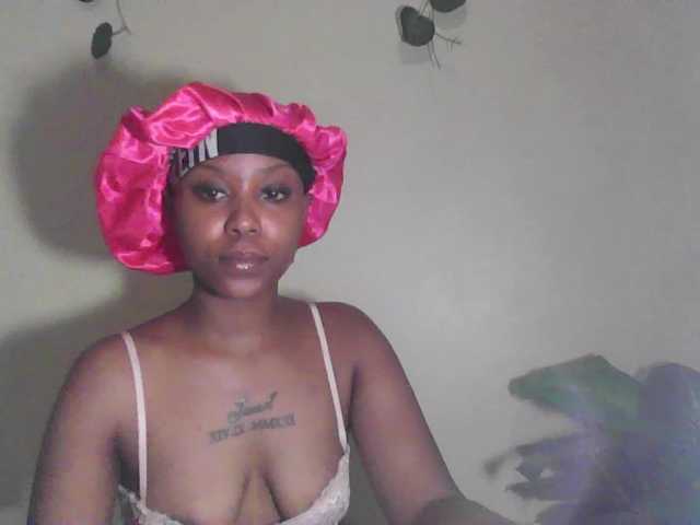 Puriee live cam on BongaCams