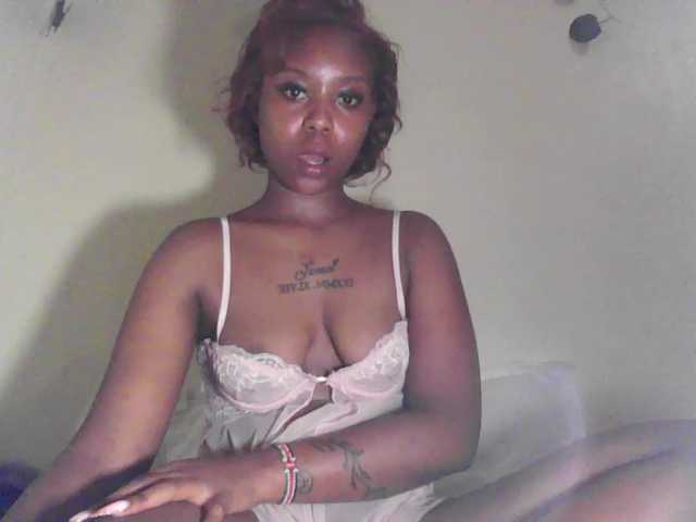 Puriee live cam on BongaCams