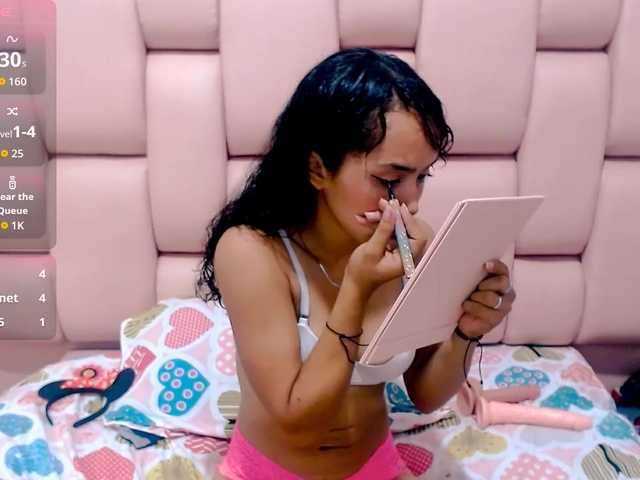 gisela18 live cam on BongaCams