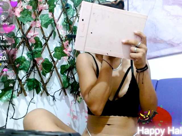 gisela18 live cam on BongaCams
