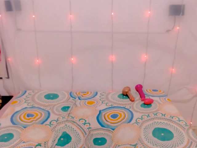 gisela18 live cam on BongaCams