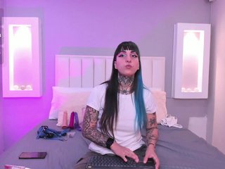 Izzy-Moon Porn Show