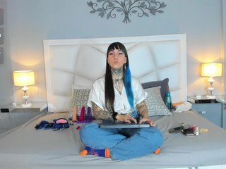 Izzy-Moon Porn Show