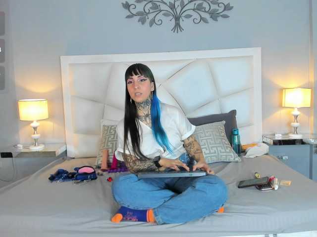 Izzy-Moon