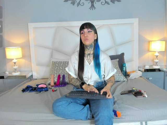 Izzy-Moon