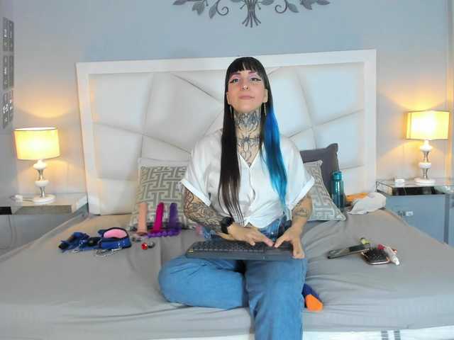 Izzy-Moon