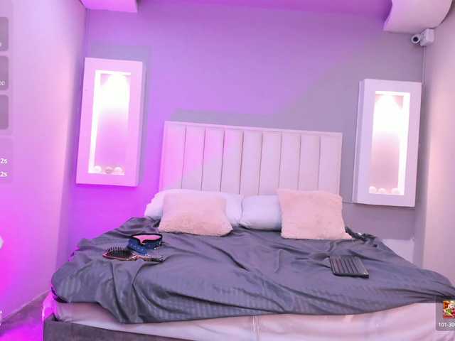 Izzy-Moon live cam on BongaCams